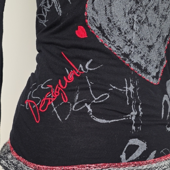 Desigual Long Sleeve Graphic Knit Top Black Gray Red Heart Print Women’s Size S - Picture 5 of 10